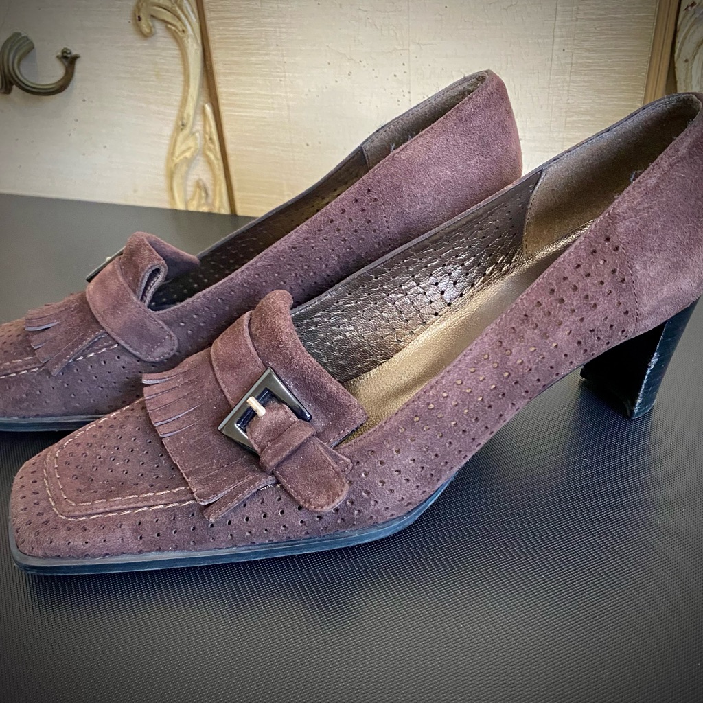 Stuart Weitzman Heels | Brown Suede Leather W/ Accent Buckle | Size 8